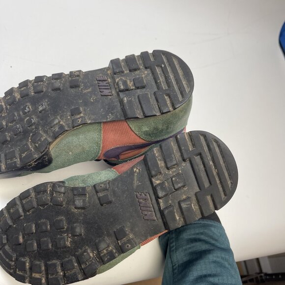 Vintage 1991 Nike Hiking Boots Trail Shoes Red / Purple Green / Wom Sz7 US Read - Picture 9 of 16